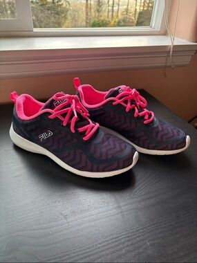 Fila size 8 Navy and Hot Pink Women's Running Shoes